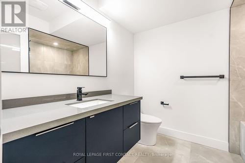 22 Alderwood Lane, Barrie (Allandale), ON - Indoor Photo Showing Bathroom