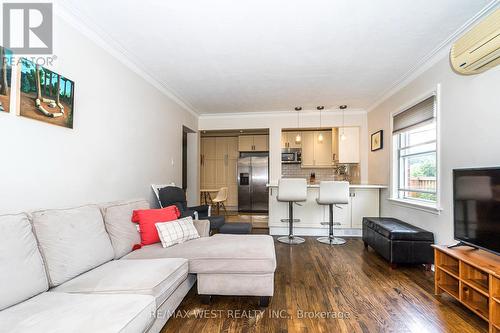 34 Penhurst Avenue, Toronto (Stonegate-Queensway), ON - Indoor Photo Showing Living Room