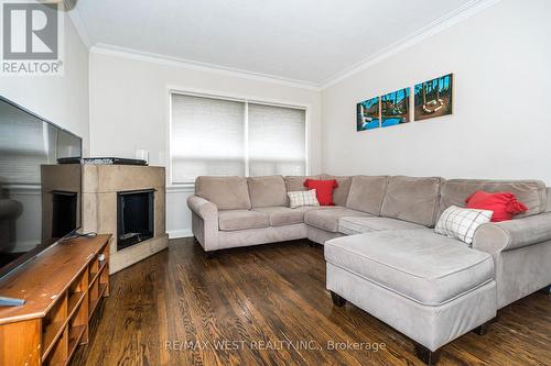 34 Penhurst Avenue, Toronto (Stonegate-Queensway), ON - Indoor Photo Showing Living Room