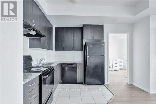 418 - 50 Sky Harbour Drive, Brampton (Bram West), ON - Indoor Photo Showing Kitchen