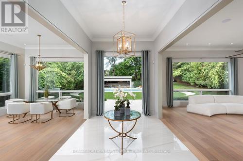 101 Old Colony Road, Toronto (St. Andrew-Windfields), ON - Indoor Photo Showing Living Room