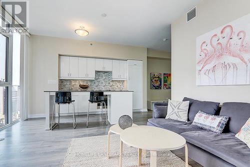 2203 - 426 University Avenue, Toronto, ON - Indoor Photo Showing Living Room