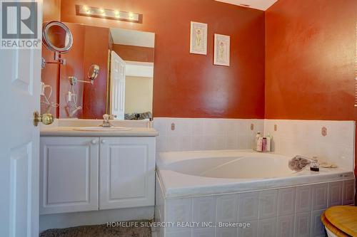 431 Meadowvale Road, Toronto (Centennial Scarborough), ON - Indoor Photo Showing Bathroom