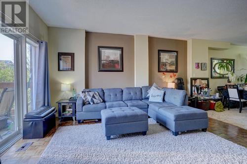 431 Meadowvale Road, Toronto, ON - Indoor Photo Showing Living Room