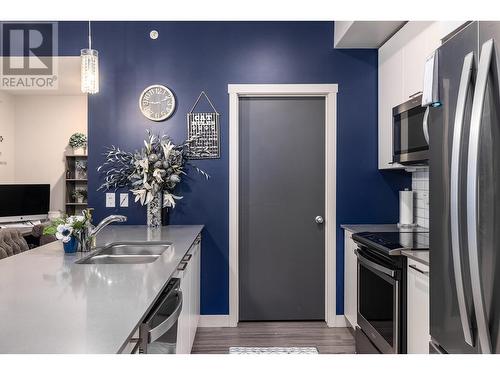 2250 Majoros Road Unit# 404, West Kelowna, BC - Indoor Photo Showing Kitchen With Double Sink