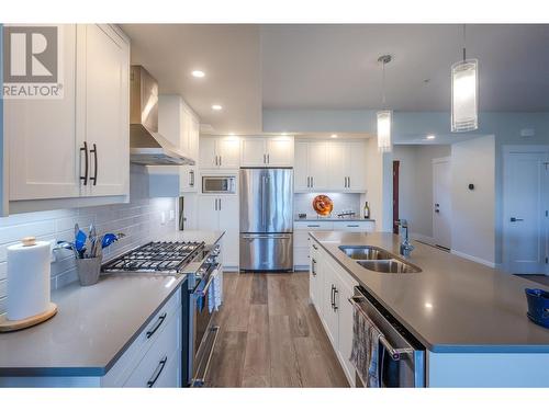 4000 Redstone Crescent Unit# 218, Peachland, BC - Indoor Photo Showing Kitchen With Double Sink With Upgraded Kitchen