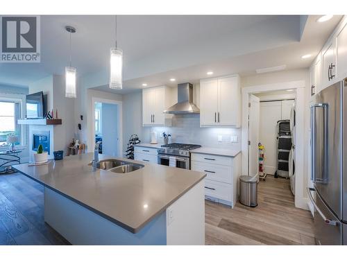 4000 Redstone Crescent Unit# 218, Peachland, BC - Indoor Photo Showing Kitchen With Double Sink