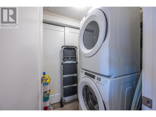 4000 Redstone Crescent Unit# 218, Peachland, BC - Indoor Photo Showing Laundry Room