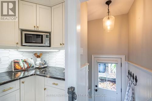 451 Westmount Drive, London, ON - Indoor Photo Showing Kitchen