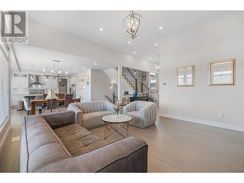 1295 Mine Hill Drive, Kelowna, BC - Indoor Photo Showing Living Room