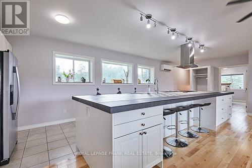 189 Halbiem Crescent, Dysart Et Al, ON - Indoor Photo Showing Kitchen