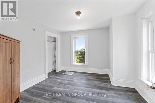 18 Stone Street, Belleville, ON - Indoor Photo Showing Other Room