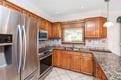 22 Glen Park Court, Hamilton, ON - Indoor Photo Showing Kitchen With Stainless Steel Kitchen With Double Sink