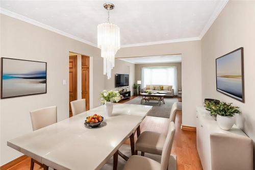 Virtually Staged Dining Room - 22 Glen Park Court, Hamilton, ON - Indoor Photo Showing Dining Room