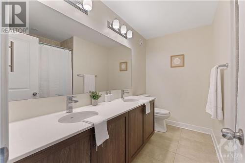 4935 Abbott Street E, Ottawa, ON - Indoor Photo Showing Bathroom