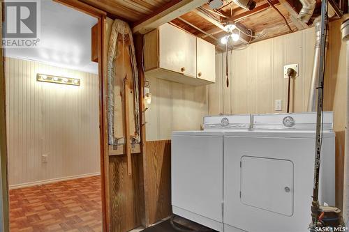 350 Robinson Street, Regina, SK - Indoor Photo Showing Laundry Room