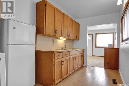 350 Robinson Street, Regina, SK - Indoor Photo Showing Kitchen