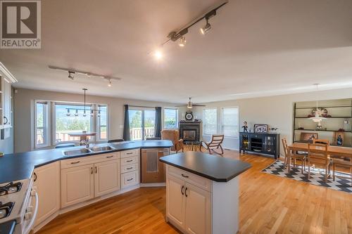 1893 Sandstone Drive, Penticton, BC - Indoor Photo Showing Kitchen With Double Sink