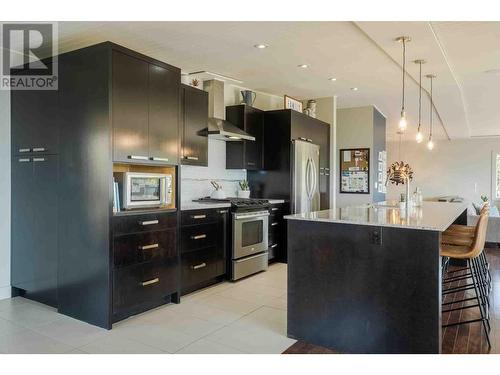 6552 Goose Lake Road, Vernon, BC - Indoor Photo Showing Kitchen With Upgraded Kitchen