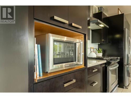 6552 Goose Lake Road, Vernon, BC - Indoor Photo Showing Kitchen