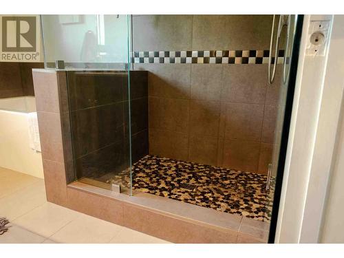 6552 Goose Lake Road, Vernon, BC - Indoor Photo Showing Bathroom