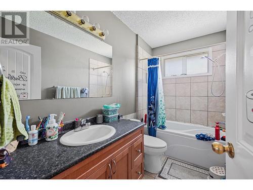 2466 Sexsmith Road, Kelowna, BC - Indoor Photo Showing Bathroom