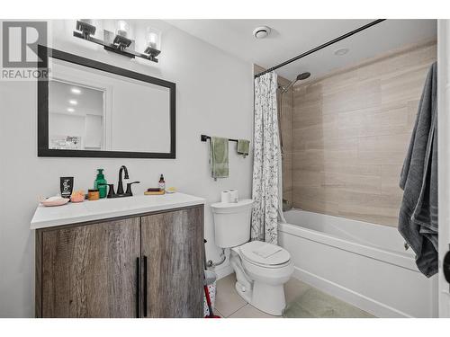 2466 Sexsmith Road, Kelowna, BC - Indoor Photo Showing Bathroom