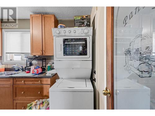 2466 Sexsmith Road, Kelowna, BC - Indoor Photo Showing Laundry Room