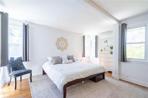 46 Mountain Brow Boulevard, Hamilton, ON - Indoor Photo Showing Bedroom