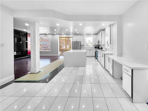 116 East 21St Street, Hamilton, ON - Indoor Photo Showing Kitchen