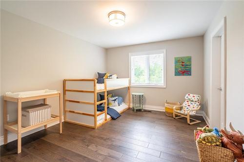 374 Woodworth Drive W, Ancaster, ON - Indoor Photo Showing Bedroom