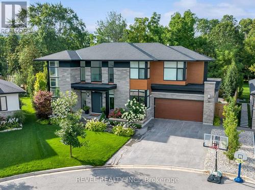 11 Woodbourne Court, Niagara-On-The-Lake, ON - Outdoor With Facade