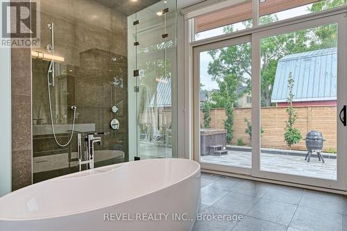 11 Woodbourne Court, Niagara-On-The-Lake, ON - Indoor Photo Showing Bathroom