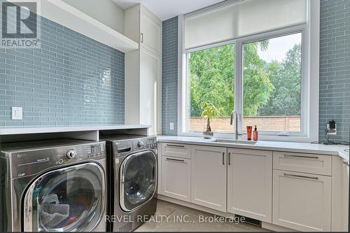 11 Woodbourne Court, Niagara-On-The-Lake, ON - Indoor Photo Showing Laundry Room