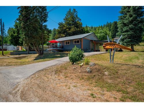 1845 Third Street, Fruitvale, BC - Outdoor