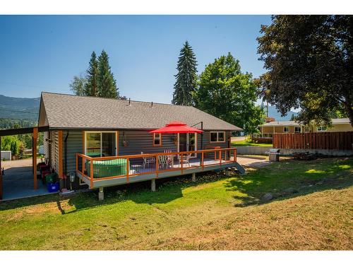 1845 Third Street, Fruitvale, BC - Outdoor With Deck Patio Veranda