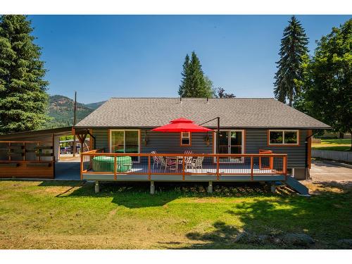 1845 Third Street, Fruitvale, BC - Outdoor With Deck Patio Veranda