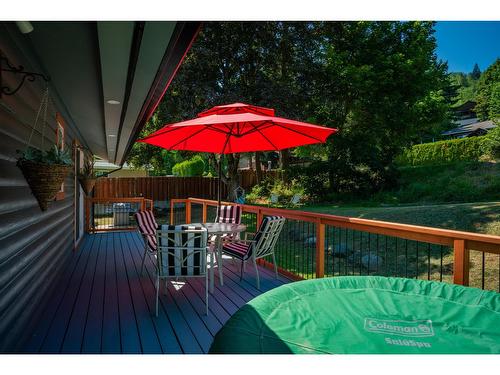 1845 Third Street, Fruitvale, BC - Outdoor With Deck Patio Veranda