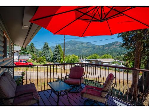 1845 Third Street, Fruitvale, BC - Outdoor With Deck Patio Veranda With Exterior