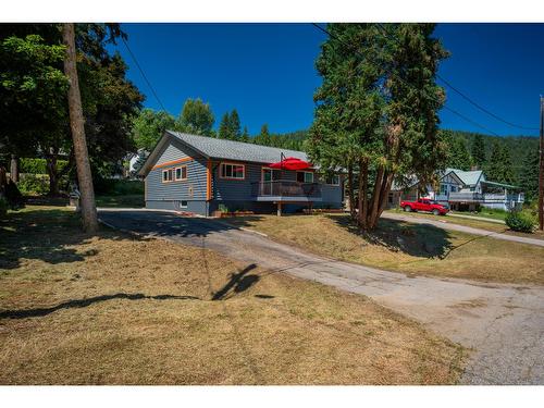 1845 Third Street, Fruitvale, BC - Outdoor