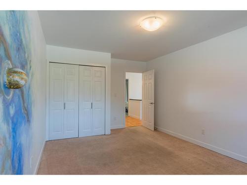 1845 Third Street, Fruitvale, BC - Indoor Photo Showing Other Room