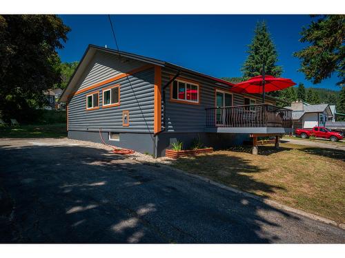 1845 Third Street, Fruitvale, BC - Outdoor With Deck Patio Veranda