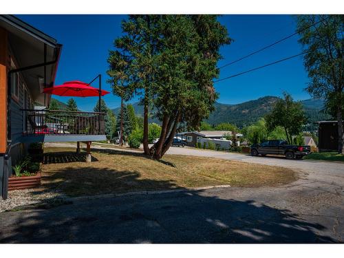 1845 Third Street, Fruitvale, BC - Outdoor With Deck Patio Veranda