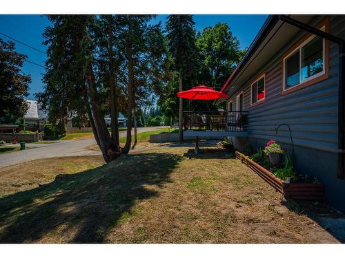 1845 Third Street, Fruitvale, BC - Outdoor With Deck Patio Veranda