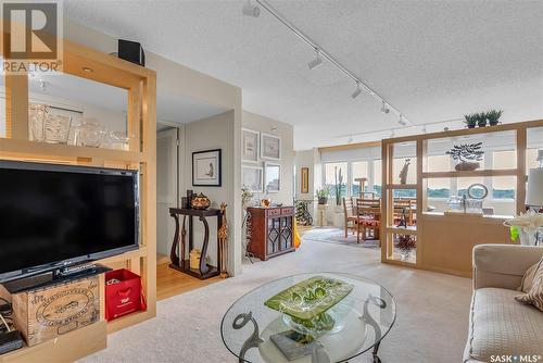 860 424 Spadina Crescent E, Saskatoon, SK - Indoor Photo Showing Living Room