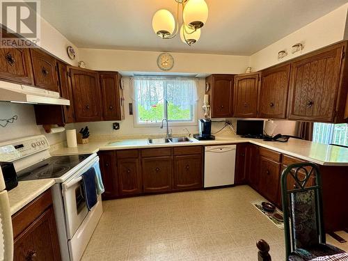 14446 2 Highway, Dawson Creek, BC - Indoor Photo Showing Kitchen With Double Sink