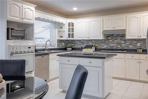 7789 Alpine Drive, Niagara Falls, ON - Indoor Photo Showing Kitchen