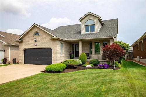 7789 Alpine Drive, Niagara Falls, ON - Outdoor With Facade