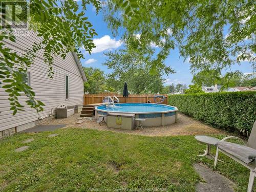 910 Jefferson Boulevard, Windsor, ON - Outdoor With Above Ground Pool With Backyard