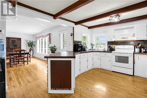 1407 Kottmeier Road, Thorold, ON - Indoor Photo Showing Kitchen